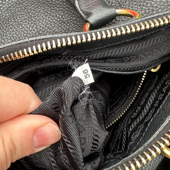 ❗️SOLD❗️PRADA CROSSBODY BAG - Picture 13 of 16